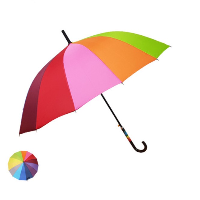 장마철, 어두운 하늘에도 빛나는 컬러풀한 매력이 있는 세로 무지개 우산